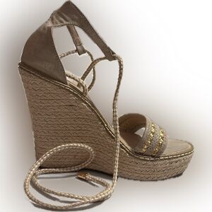 💋STUDIO F 💋Sexy💋Wedge Sandals💋 Sz: 39💋beige & gold
